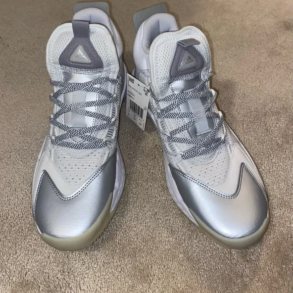 NWT Adidas pro boost, mid basketball shoes mens 8